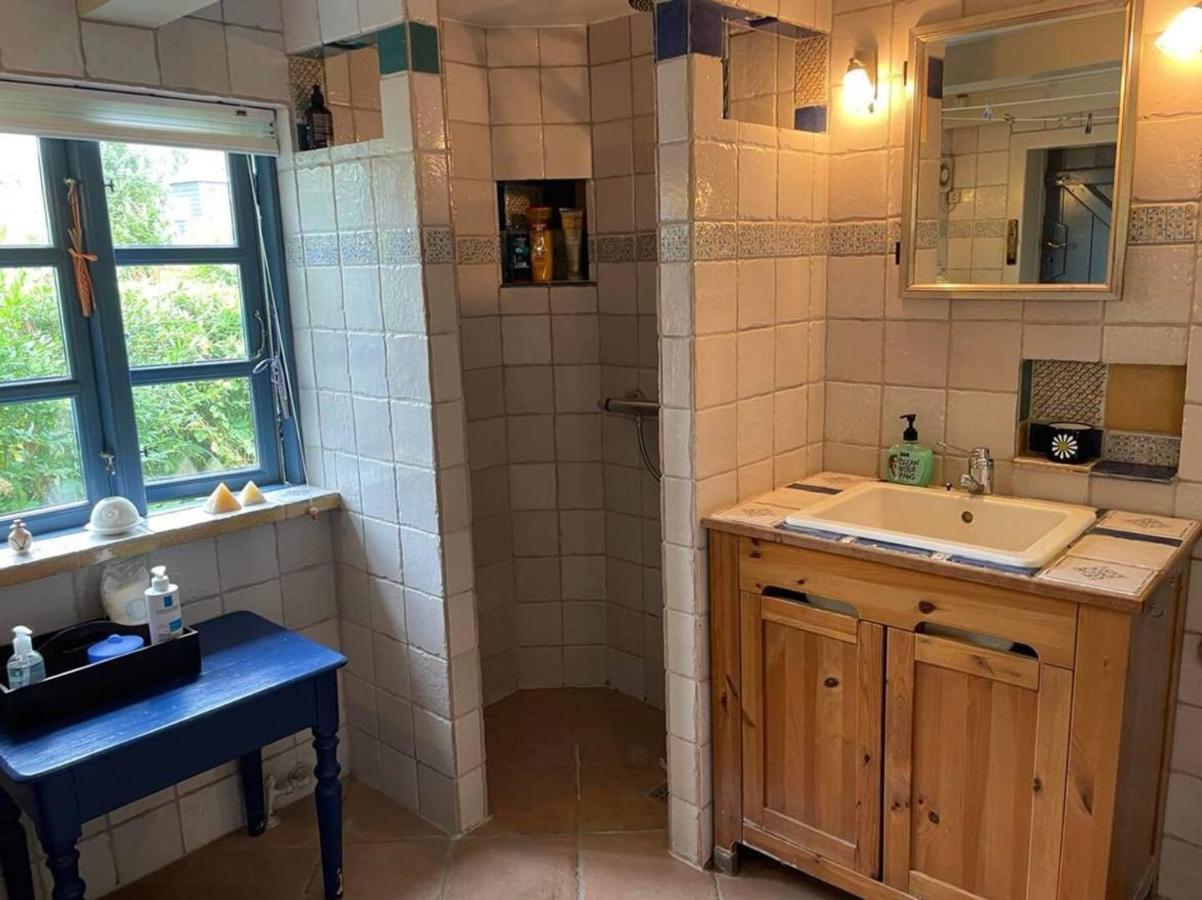 Vaerelser I Historisk Hus Med Sjael Og Atmosfaere Helsinge Esterno foto