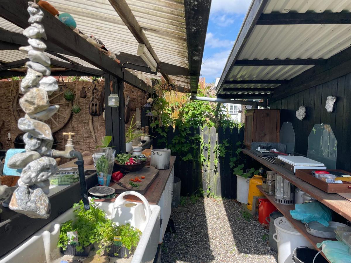 Vaerelser I Historisk Hus Med Sjael Og Atmosfaere Helsinge Esterno foto