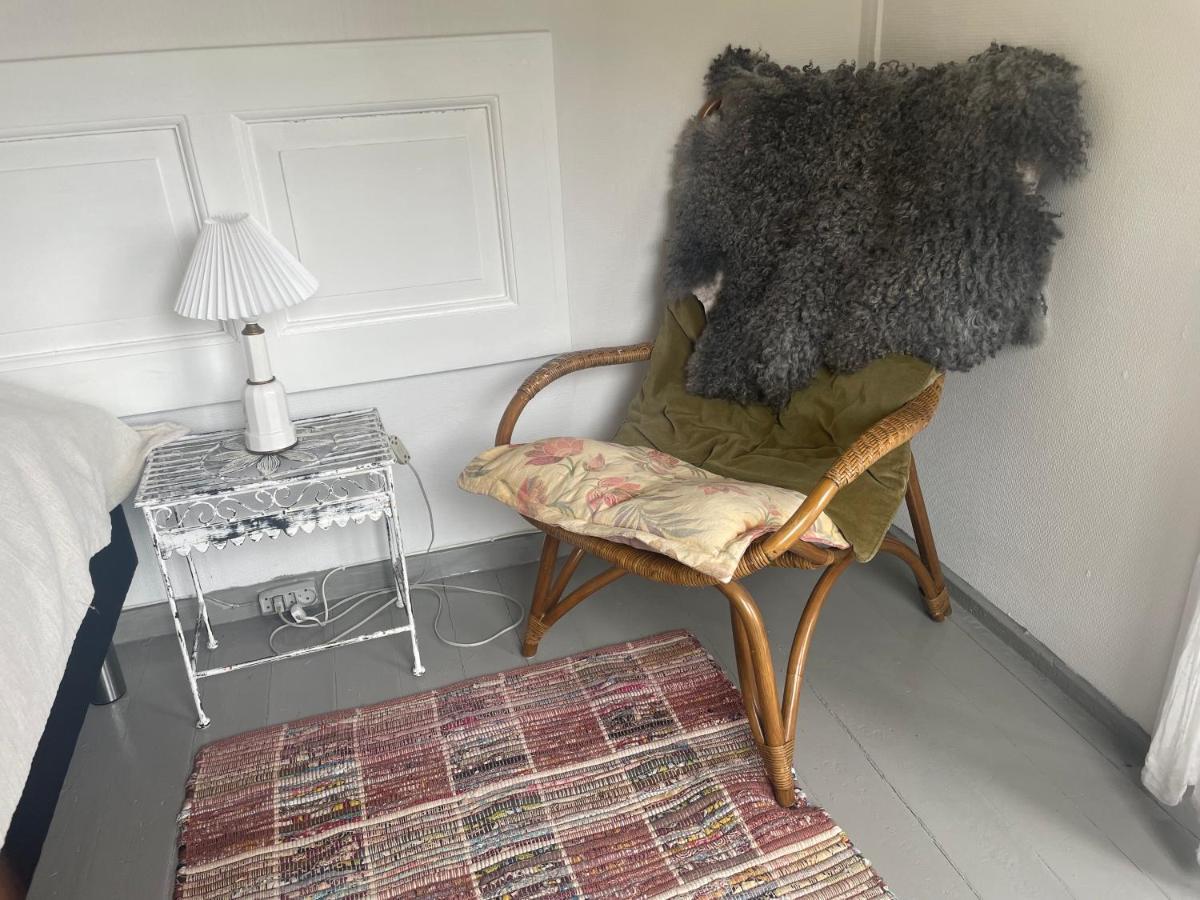 Vaerelser I Historisk Hus Med Sjael Og Atmosfaere Helsinge Esterno foto